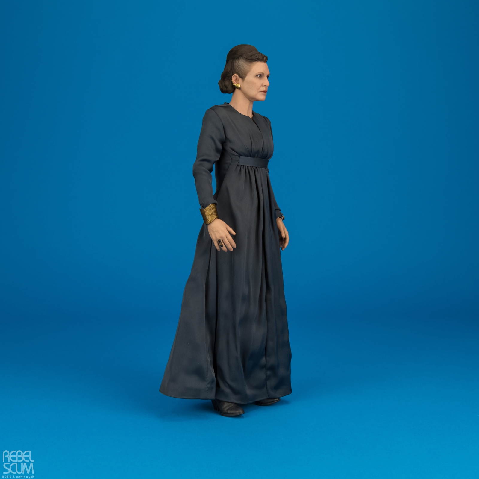 MMS459-Leia-Organa-The-Last-Jedi-Star-Wars-Hot-Toys-006.jpg