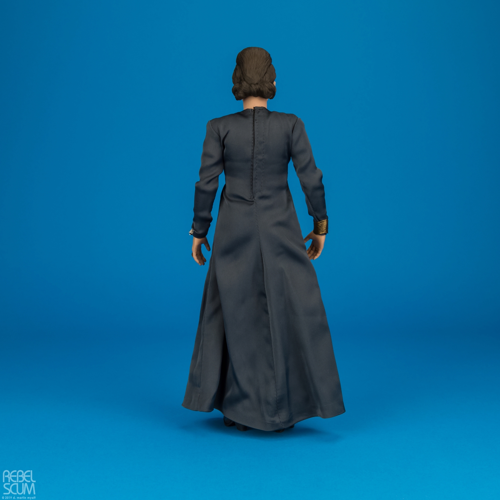 MMS459-Leia-Organa-The-Last-Jedi-Star-Wars-Hot-Toys-008.jpg