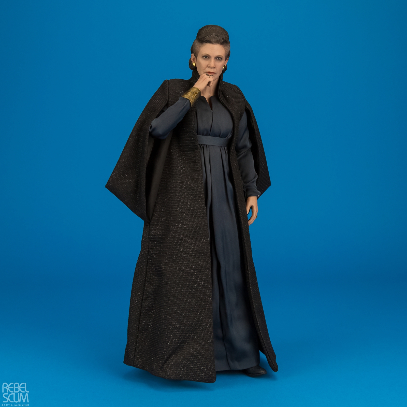 MMS459-Leia-Organa-The-Last-Jedi-Star-Wars-Hot-Toys-016.jpg