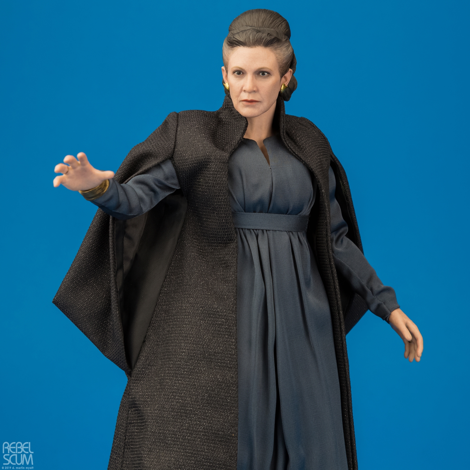 MMS459-Leia-Organa-The-Last-Jedi-Star-Wars-Hot-Toys-018.jpg