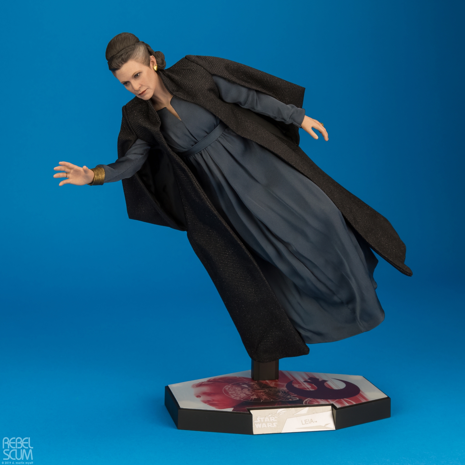 MMS459-Leia-Organa-The-Last-Jedi-Star-Wars-Hot-Toys-019.jpg