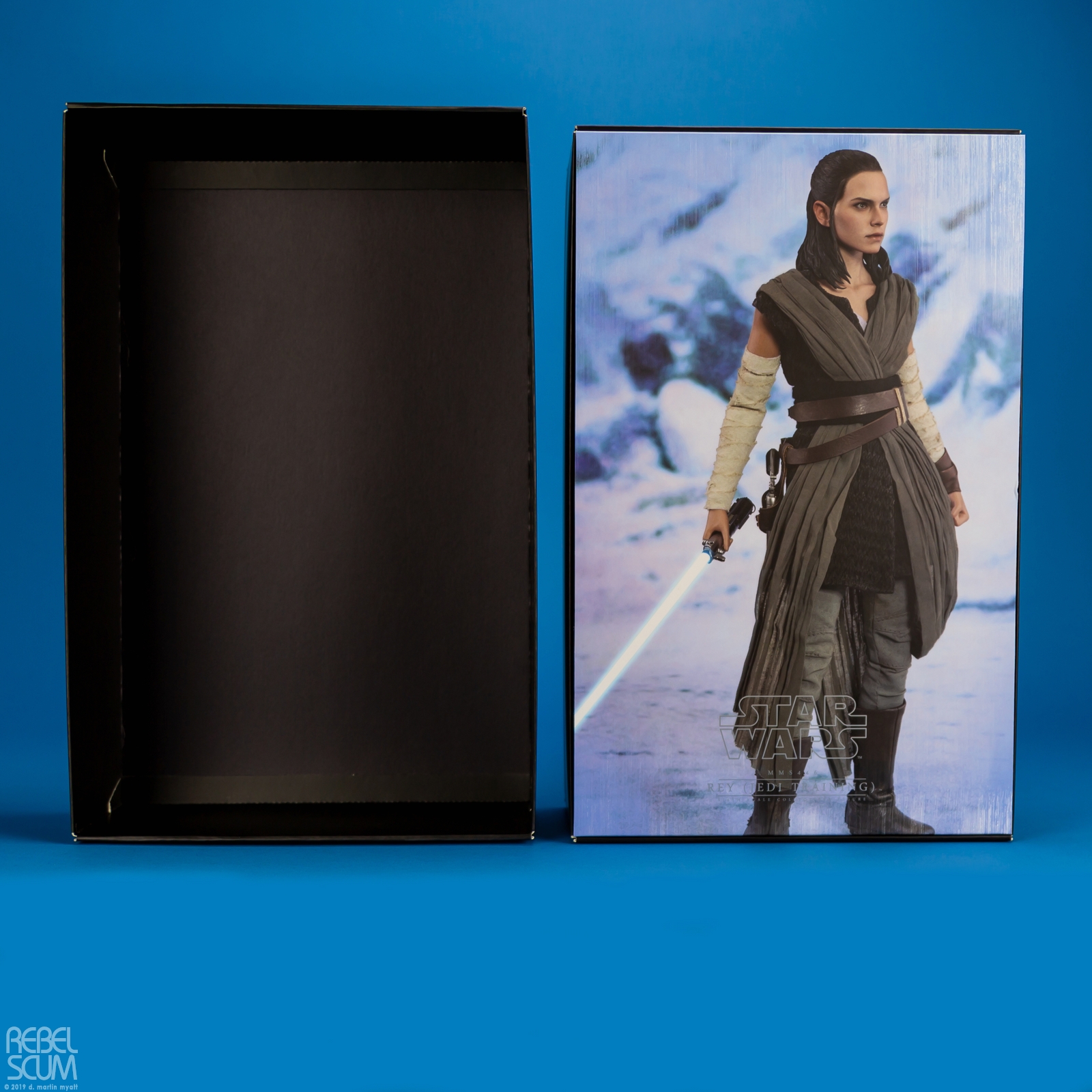 Rey-Jedi-Training-MMS446-Star-Wars-The-Last-Jedi-Hot-Toys-026.jpg