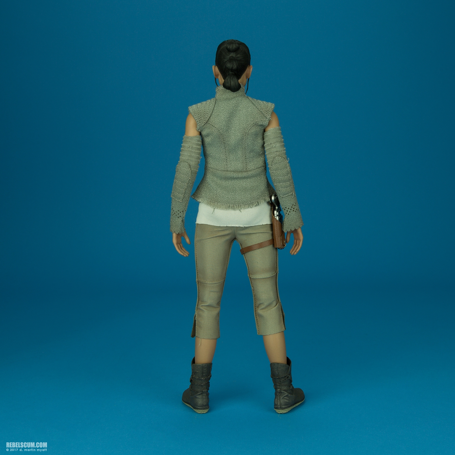 Rey-Resistance-Outfit-MMS377-Force-Awakens-Hot-Toys-008.jpg