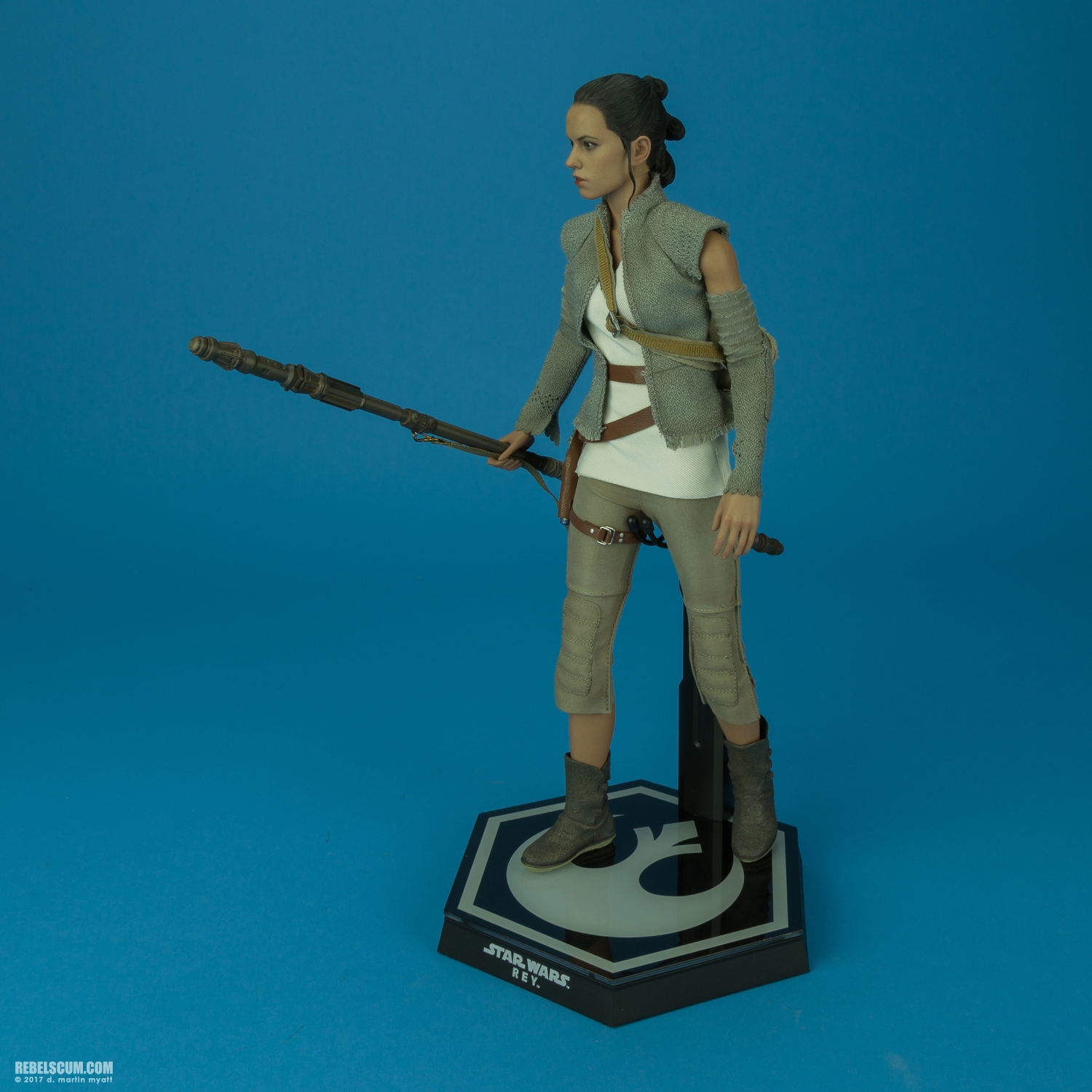 Rey-Resistance-Outfit-MMS377-Force-Awakens-Hot-Toys-023.jpg