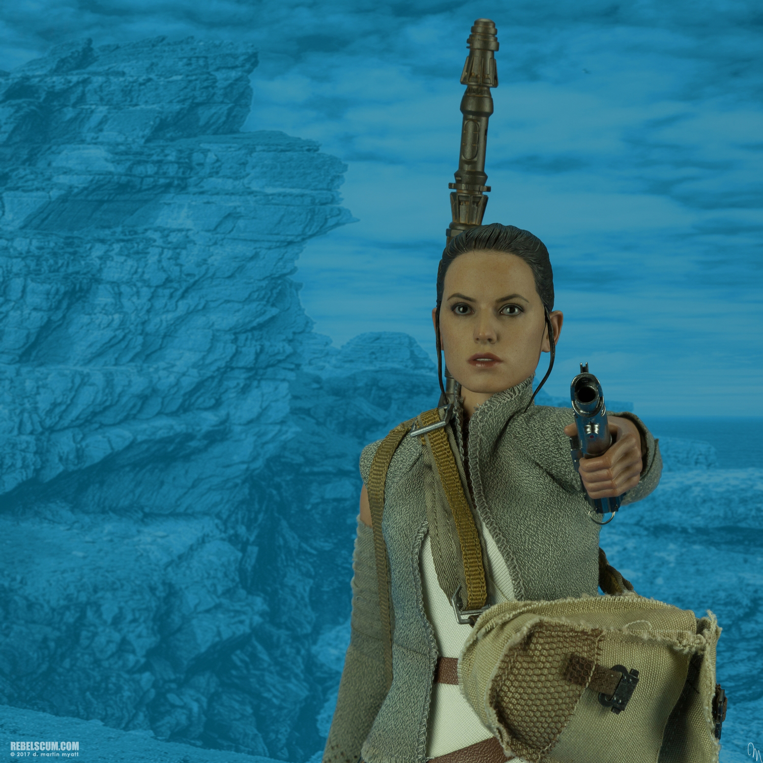 Rey-Resistance-Outfit-MMS377-Force-Awakens-Hot-Toys-025.jpg