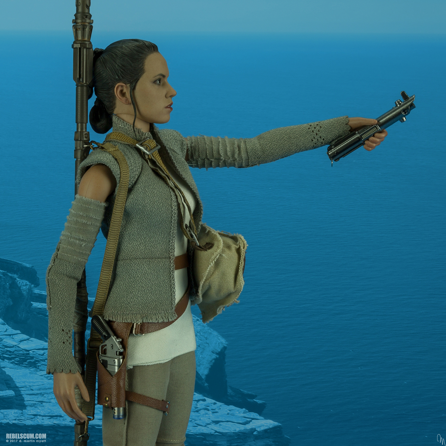 Rey-Resistance-Outfit-MMS377-Force-Awakens-Hot-Toys-026.jpg