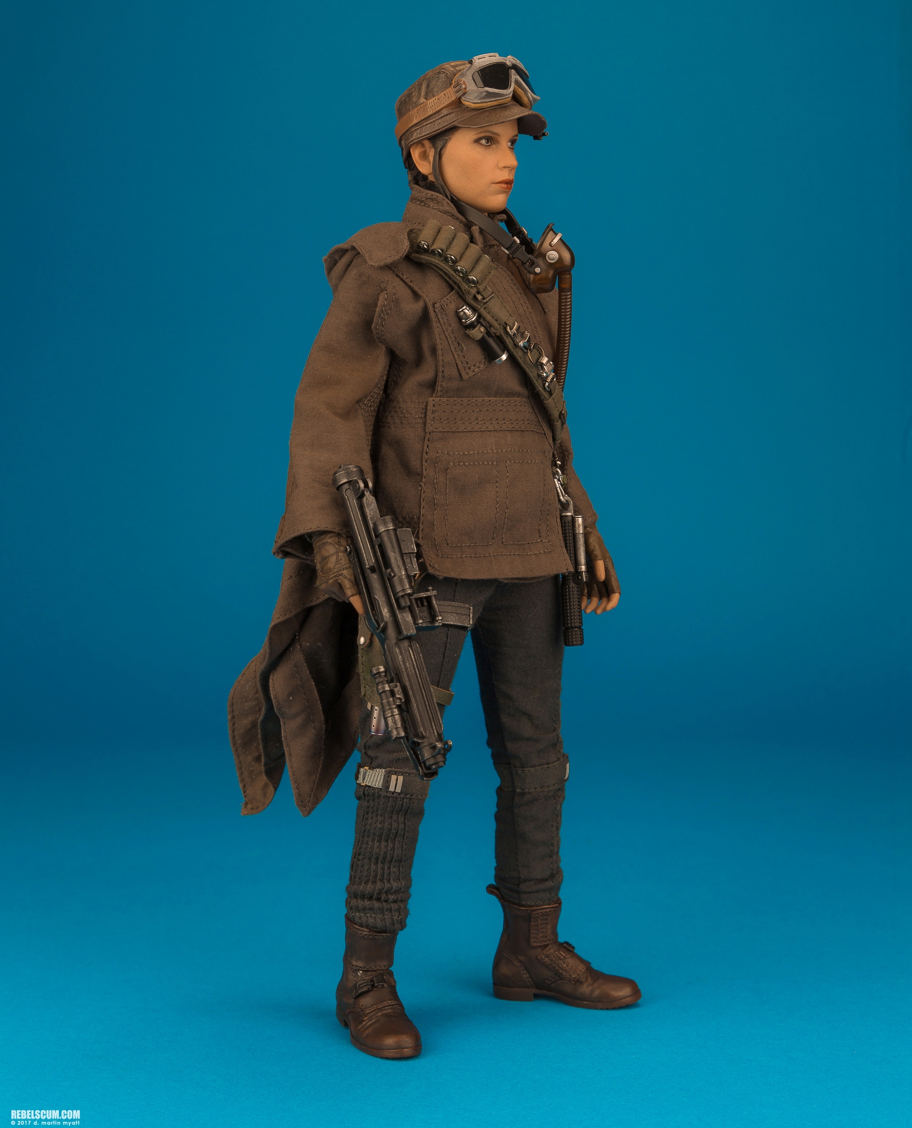 MMS405-Jyn-Erso-Deluxe-Star-Wars-Rogue-One-Hot-Toys-022.jpg