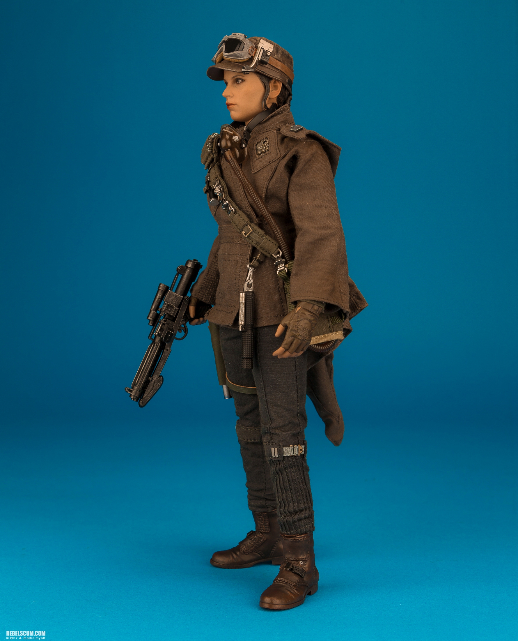 MMS405-Jyn-Erso-Deluxe-Star-Wars-Rogue-One-Hot-Toys-023.jpg