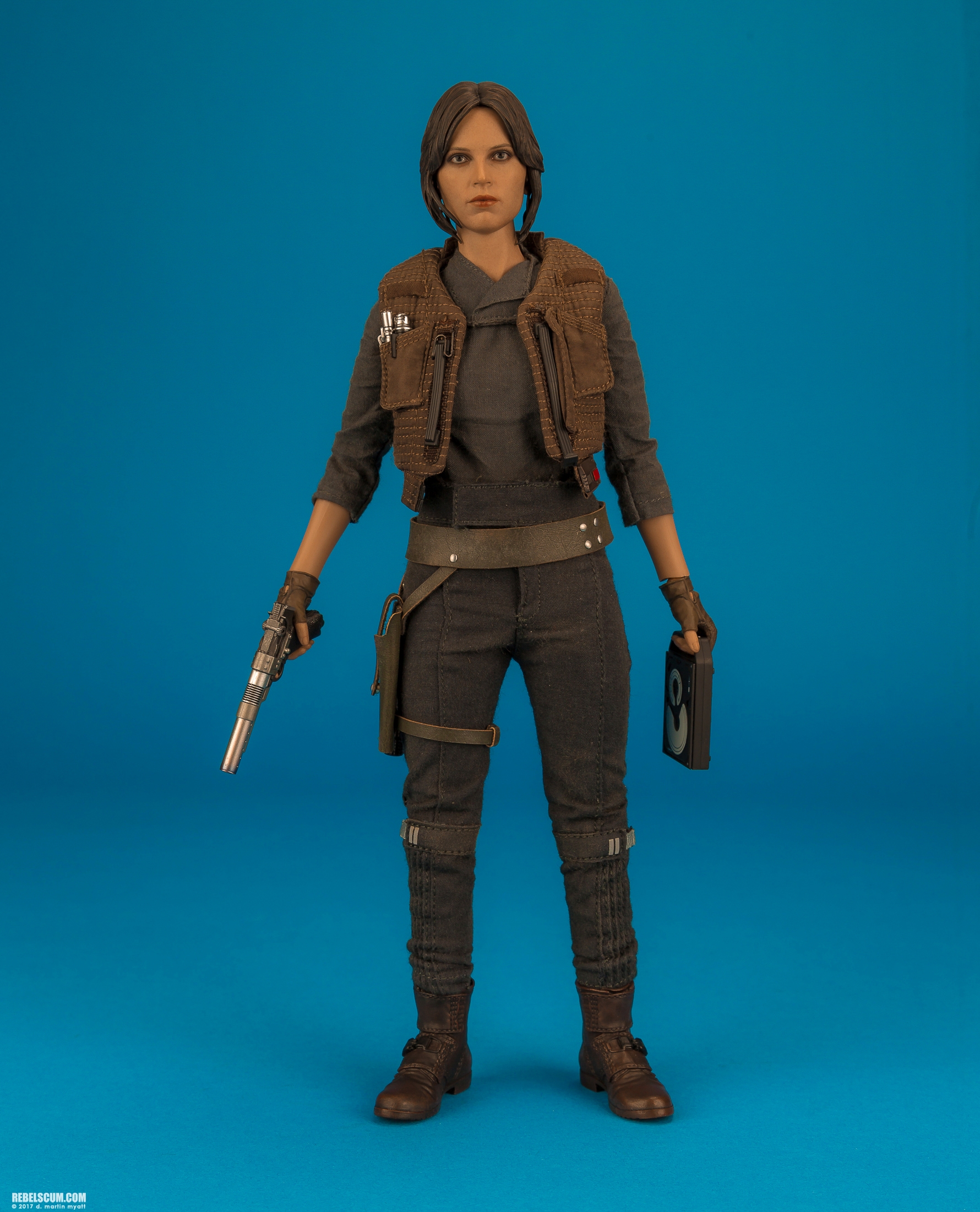 MMS405-Jyn-Erso-Deluxe-Star-Wars-Rogue-One-Hot-Toys-025.jpg