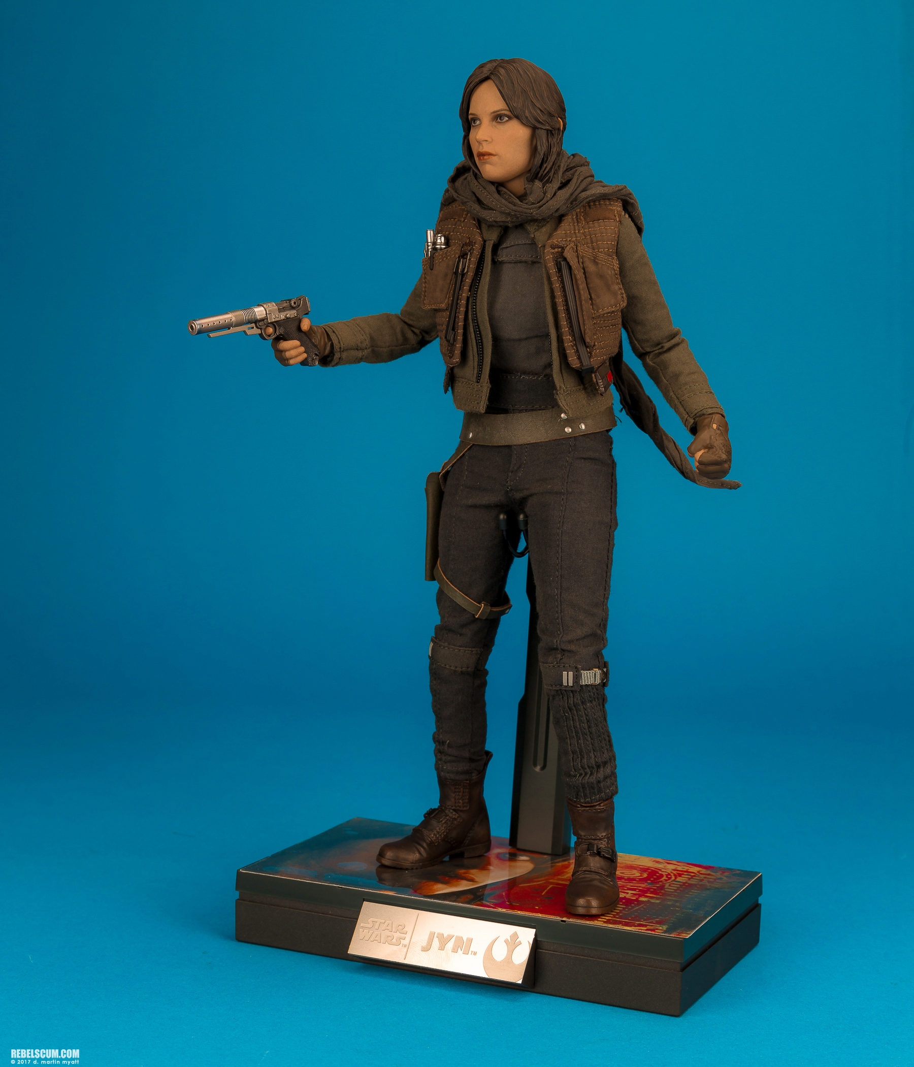 MMS405-Jyn-Erso-Deluxe-Star-Wars-Rogue-One-Hot-Toys-043.jpg