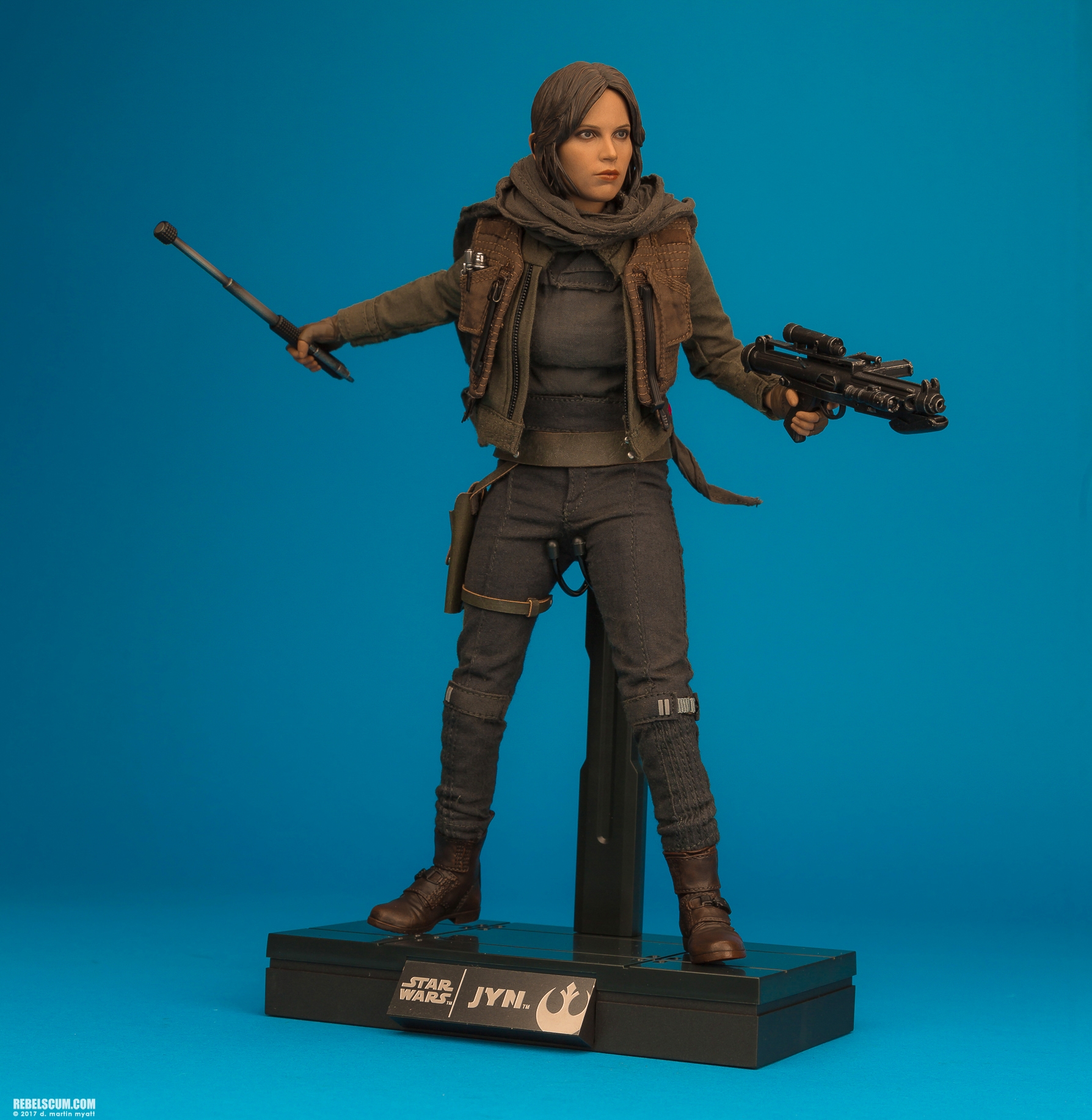 MMS405-Jyn-Erso-Deluxe-Star-Wars-Rogue-One-Hot-Toys-045.jpg