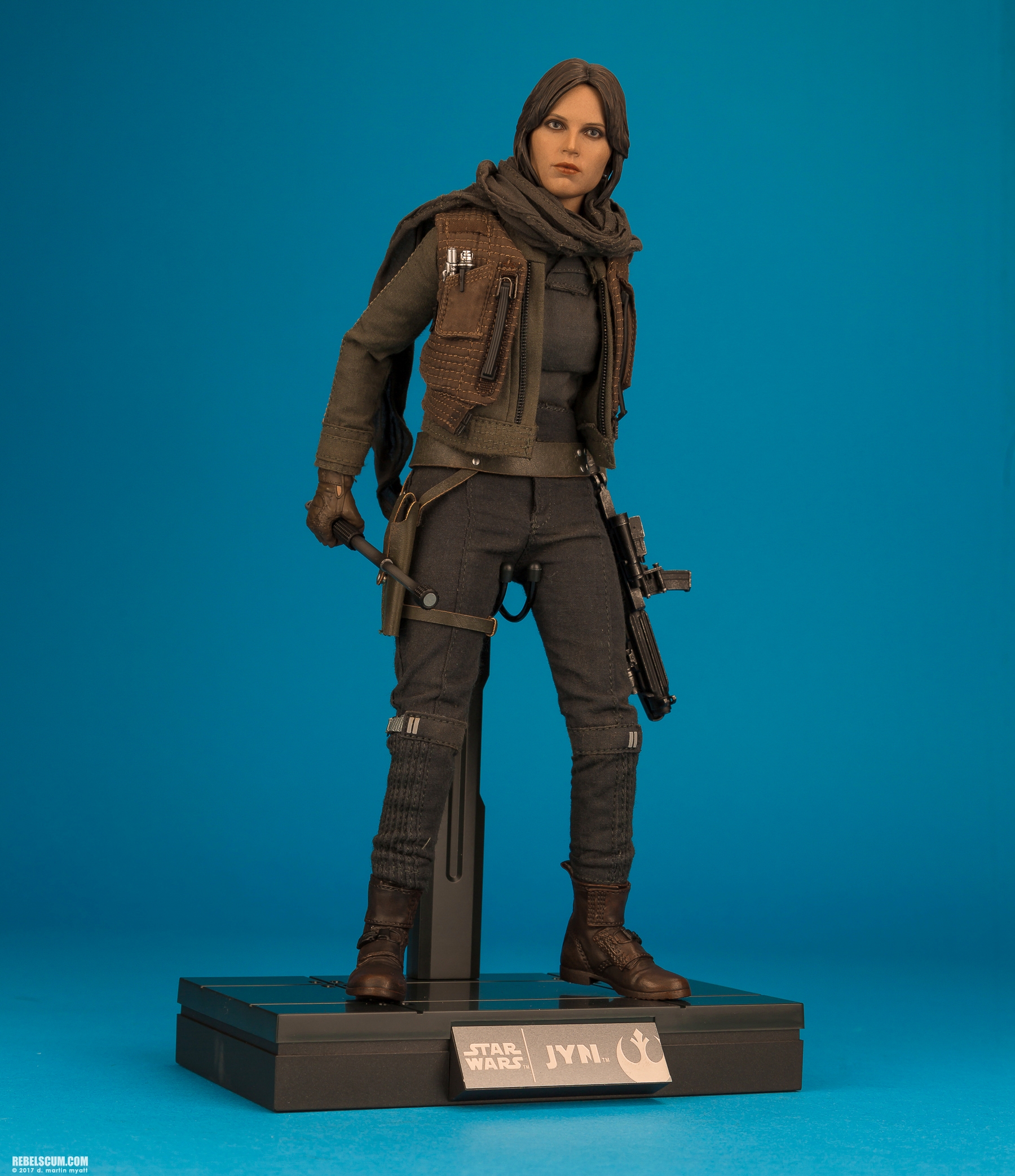 MMS405-Jyn-Erso-Deluxe-Star-Wars-Rogue-One-Hot-Toys-046.jpg