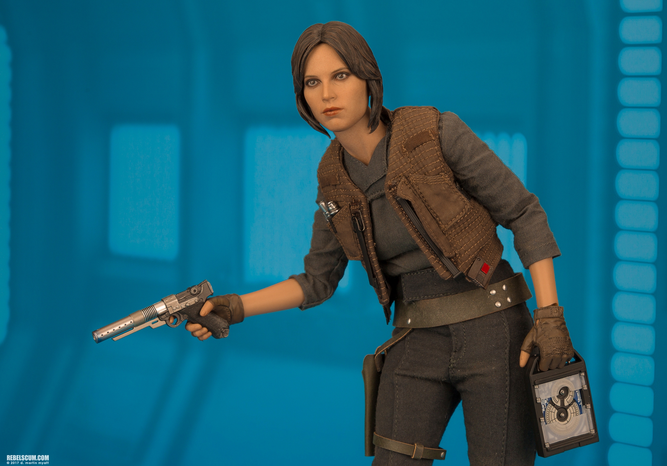 MMS405-Jyn-Erso-Deluxe-Star-Wars-Rogue-One-Hot-Toys-052.jpg