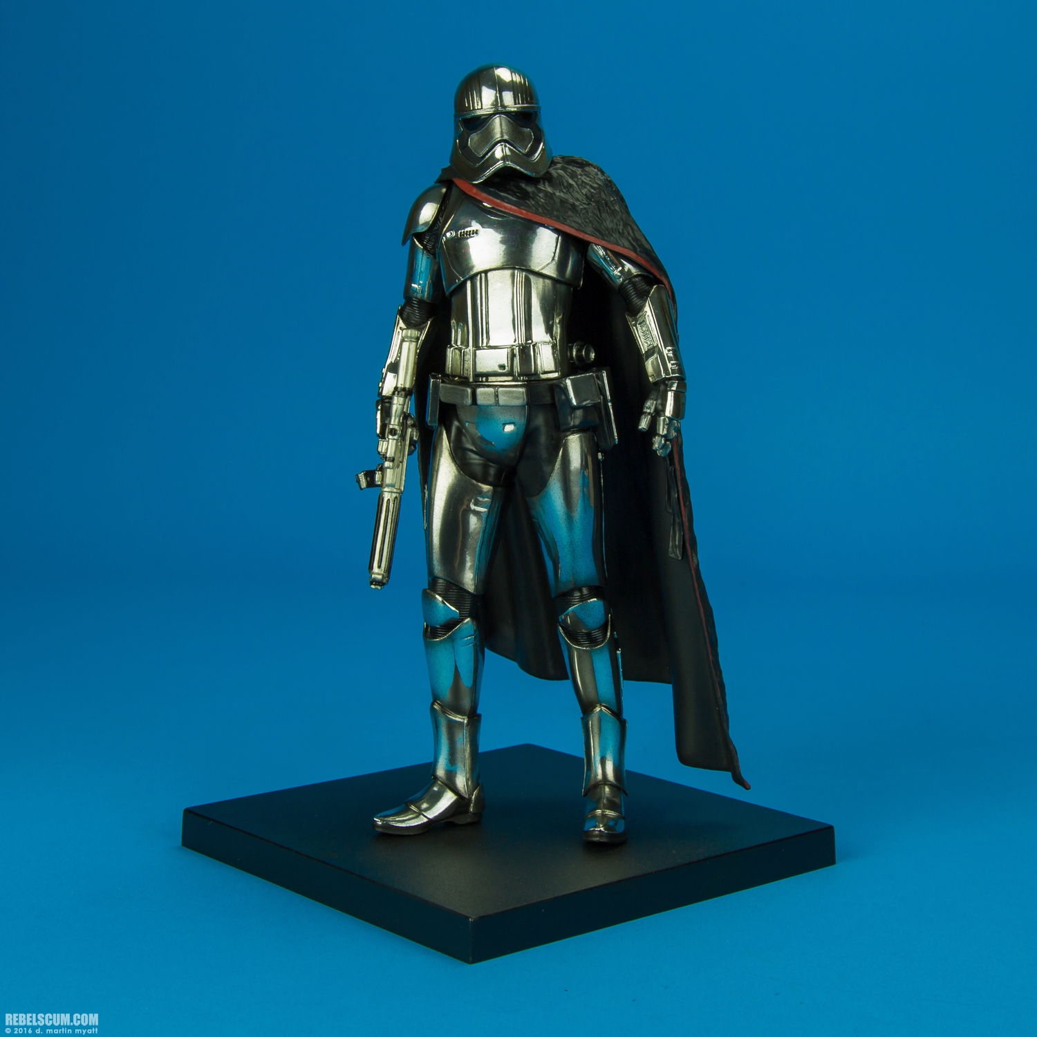 Captain-Phasma-ARTFX-plus-Kotobukiya-016.jpg