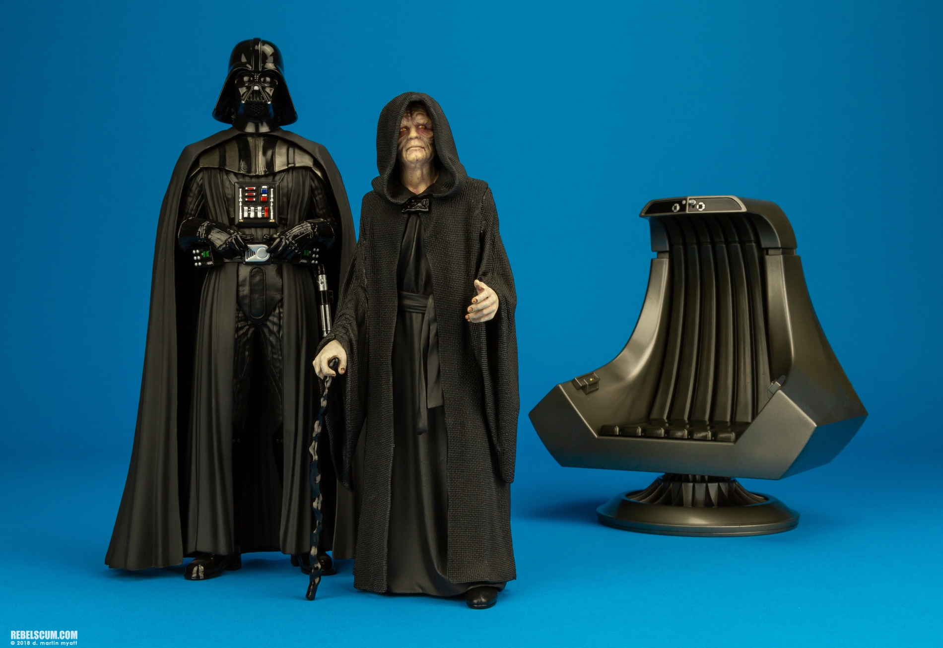 Emperor-Palpatine-Royal-Guard-Three-Pack-ARTFX-plus-012.jpg