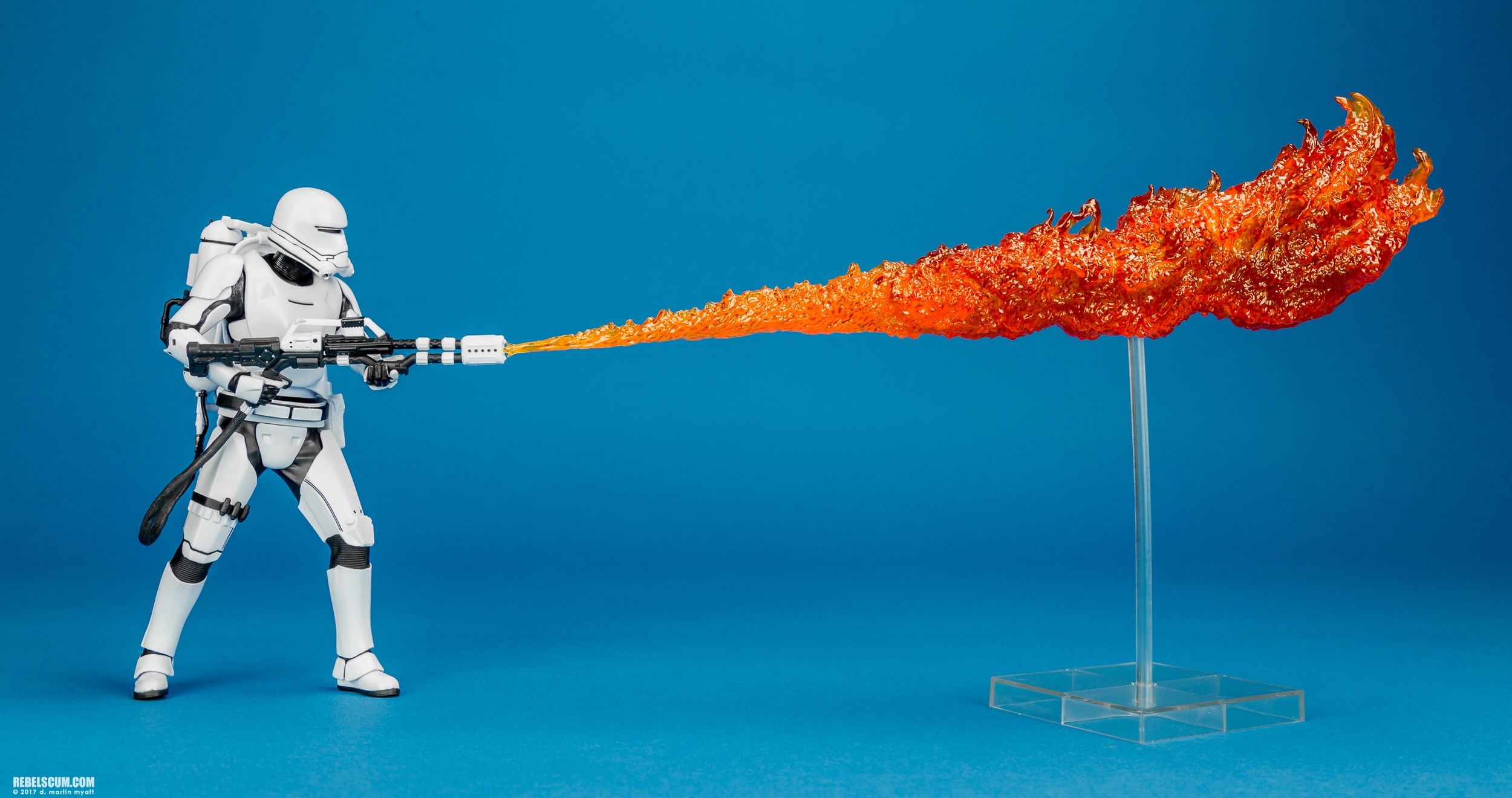 First-Order-Snowtrooper-Flametrooper-ARTFX-plus-015.jpg