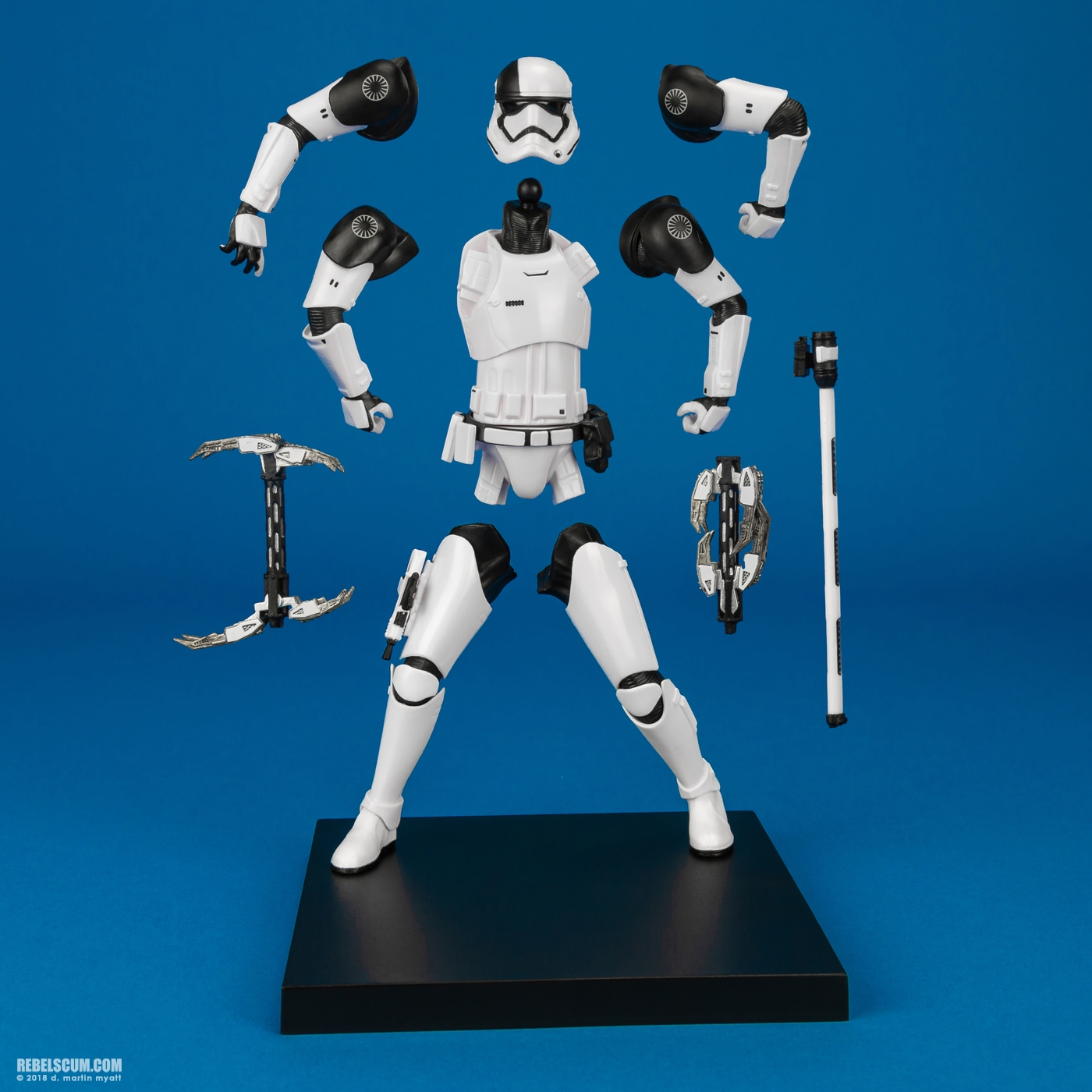First-Order-Stormtrooper-Executioner-ARTFX-plus-Kotobukiya-009.jpg
