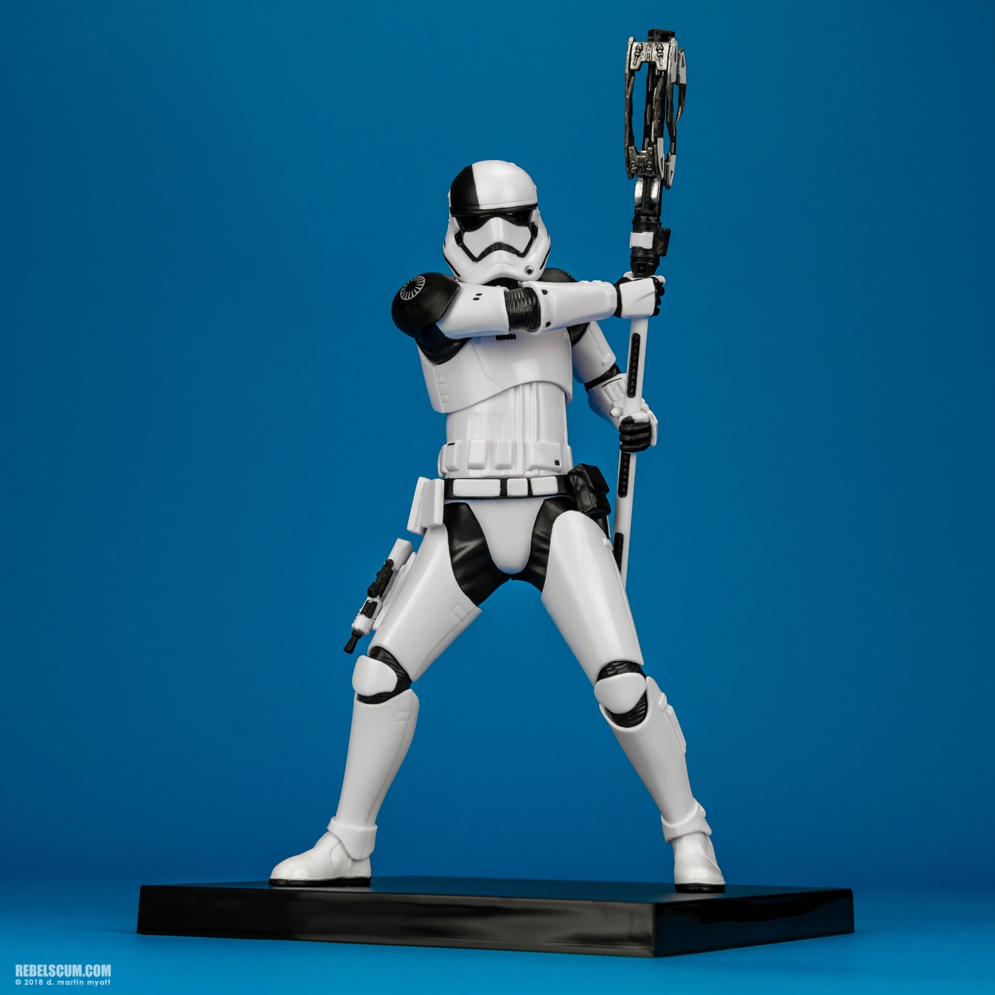 First-Order-Stormtrooper-Executioner-ARTFX-plus-Kotobukiya-010.jpg