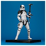 First-Order-Stormtrooper-Executioner-ARTFX-plus-Kotobukiya-011.jpg