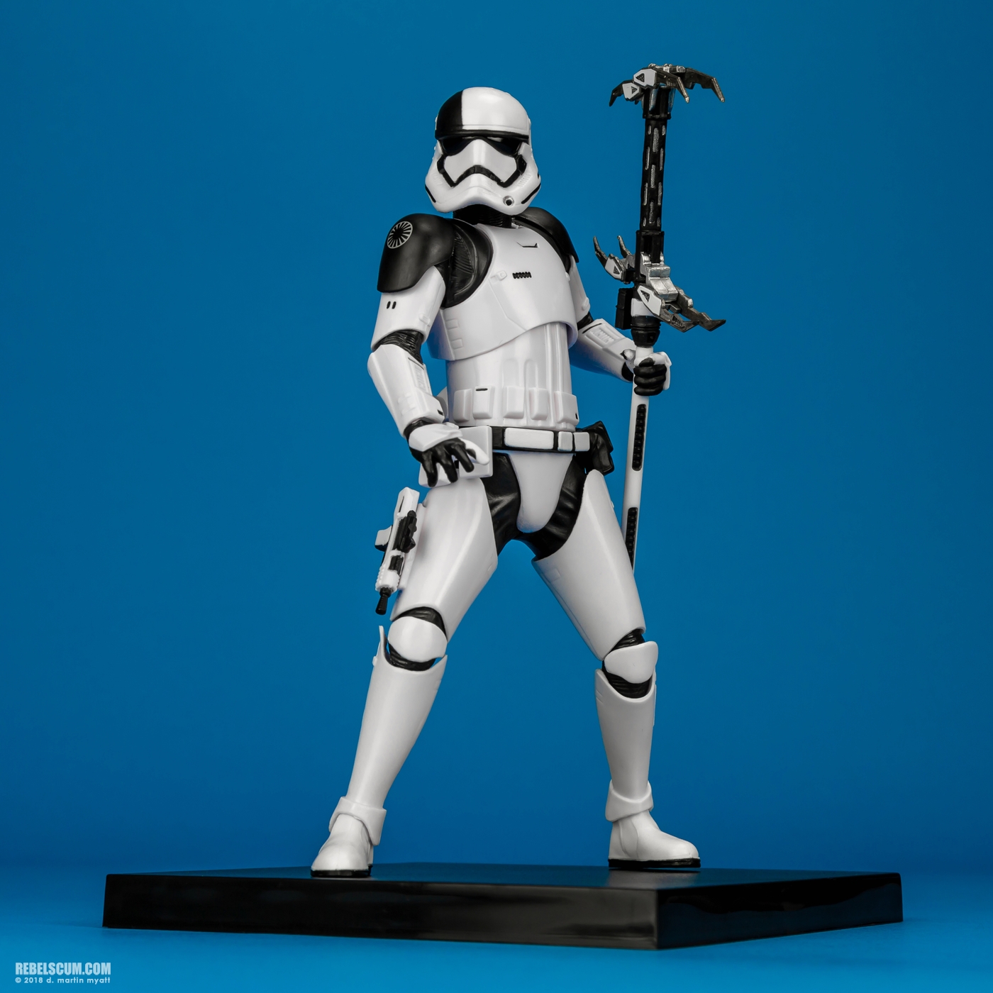 First-Order-Stormtrooper-Executioner-ARTFX-plus-Kotobukiya-011.jpg