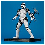 First-Order-Stormtrooper-Executioner-ARTFX-plus-Kotobukiya-012.jpg