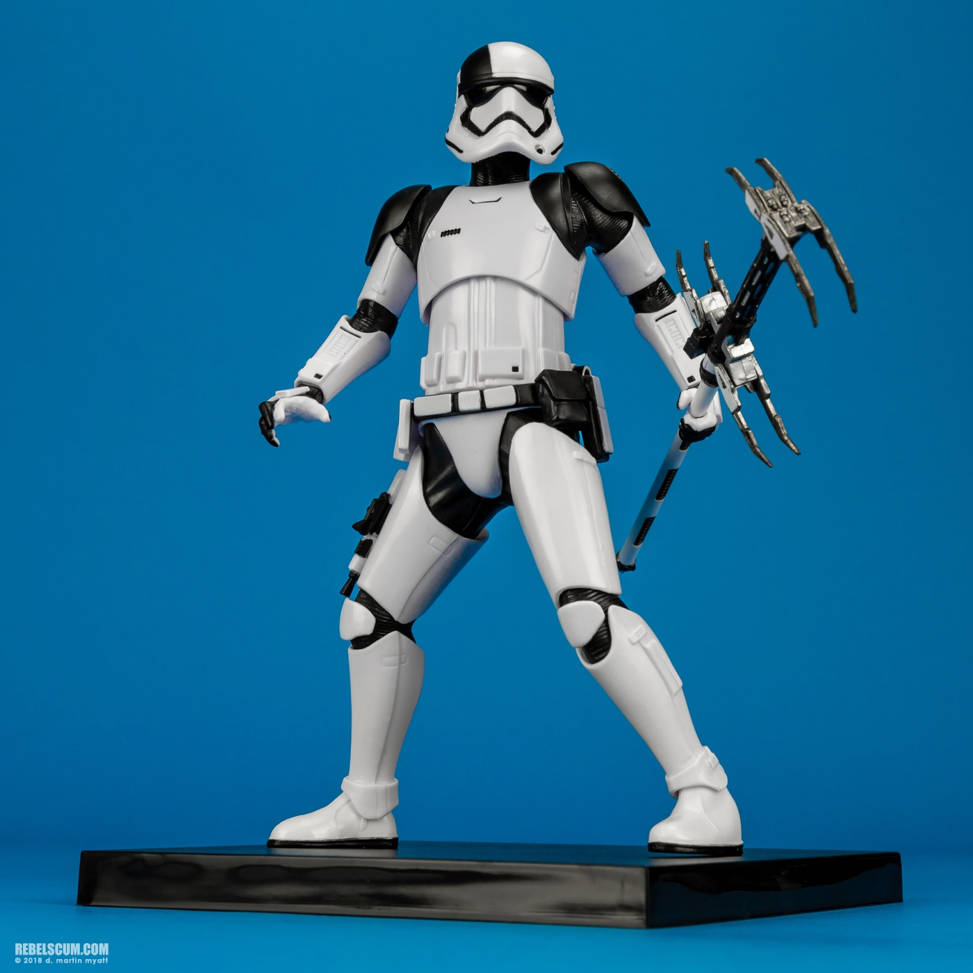 First-Order-Stormtrooper-Executioner-ARTFX-plus-Kotobukiya-012.jpg