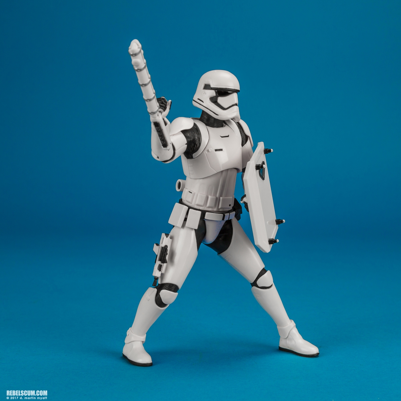 First-Order-Stormtrooper-FN-2199-ARTFX-plus-Kotobukiya-002.jpg