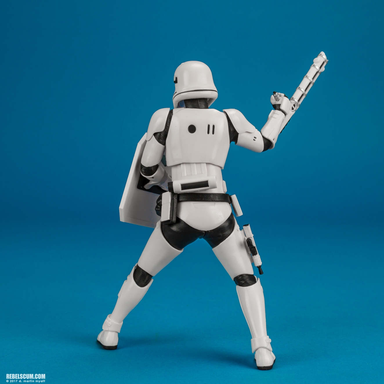 First-Order-Stormtrooper-FN-2199-ARTFX-plus-Kotobukiya-004.jpg