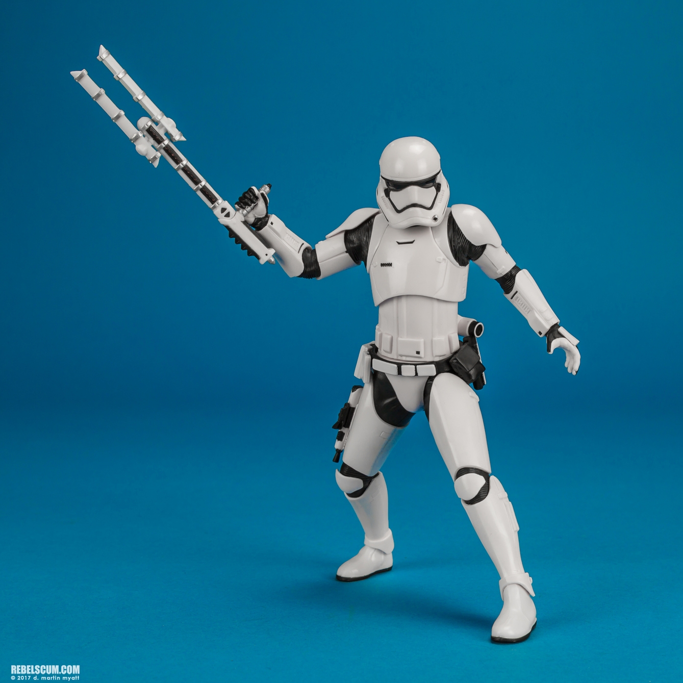 First-Order-Stormtrooper-FN-2199-ARTFX-plus-Kotobukiya-005.jpg