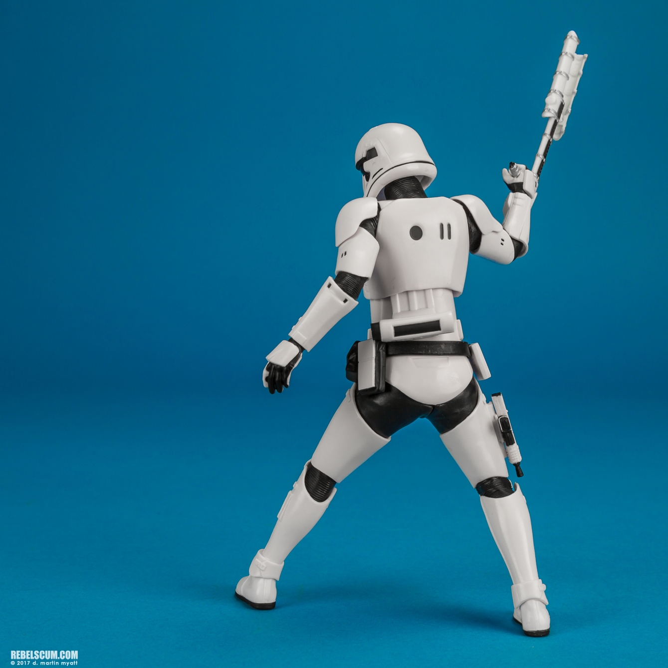 First-Order-Stormtrooper-FN-2199-ARTFX-plus-Kotobukiya-008.jpg