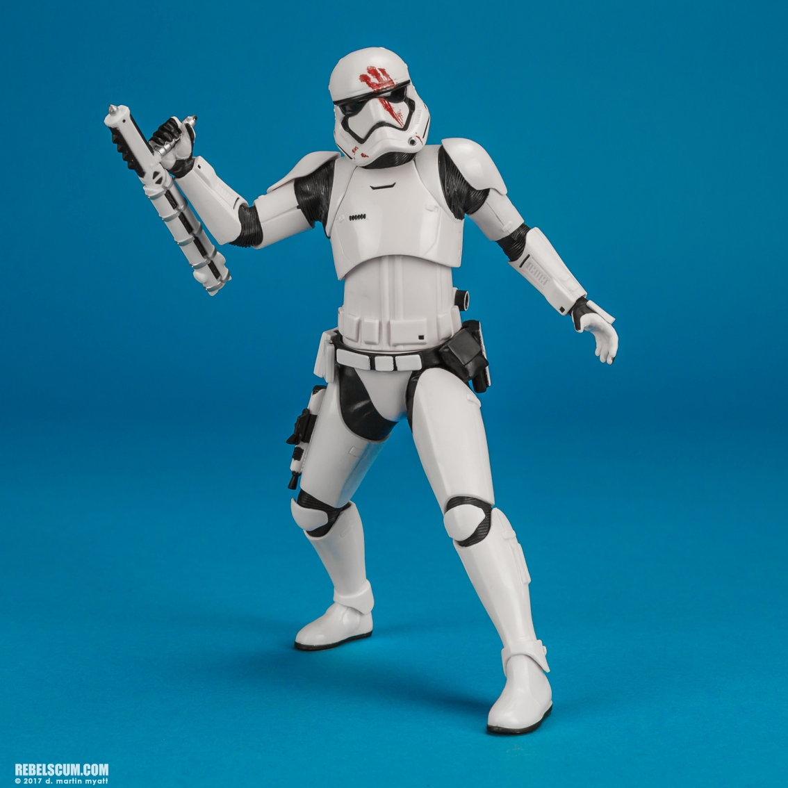 First-Order-Stormtrooper-FN-2199-ARTFX-plus-Kotobukiya-010.jpg