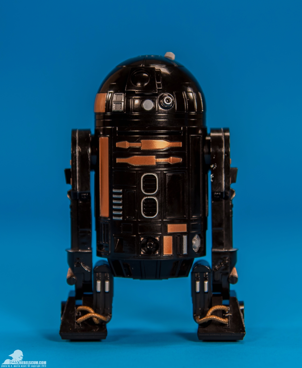 R2-Q5-ARTFX-plus-2013-NYCC-Kotobukiya-001.jpg