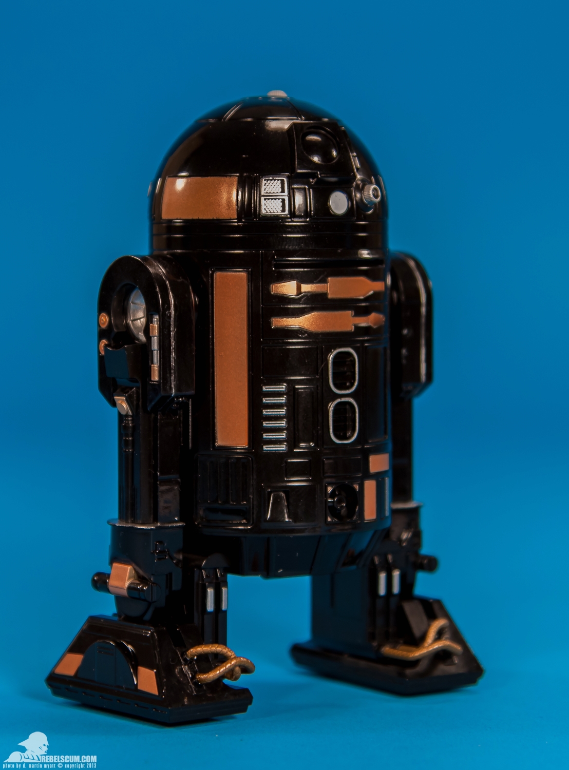 R2-Q5-ARTFX-plus-2013-NYCC-Kotobukiya-002.jpg