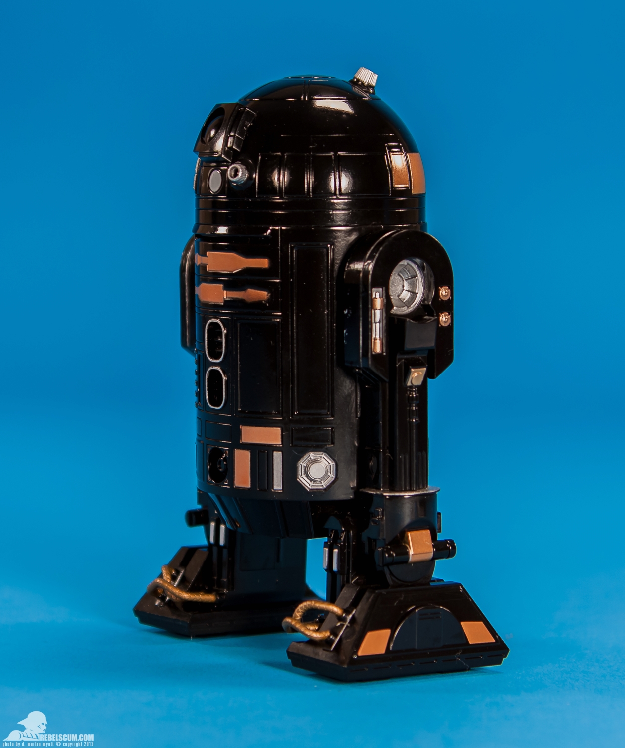 R2-Q5-ARTFX-plus-2013-NYCC-Kotobukiya-003.jpg