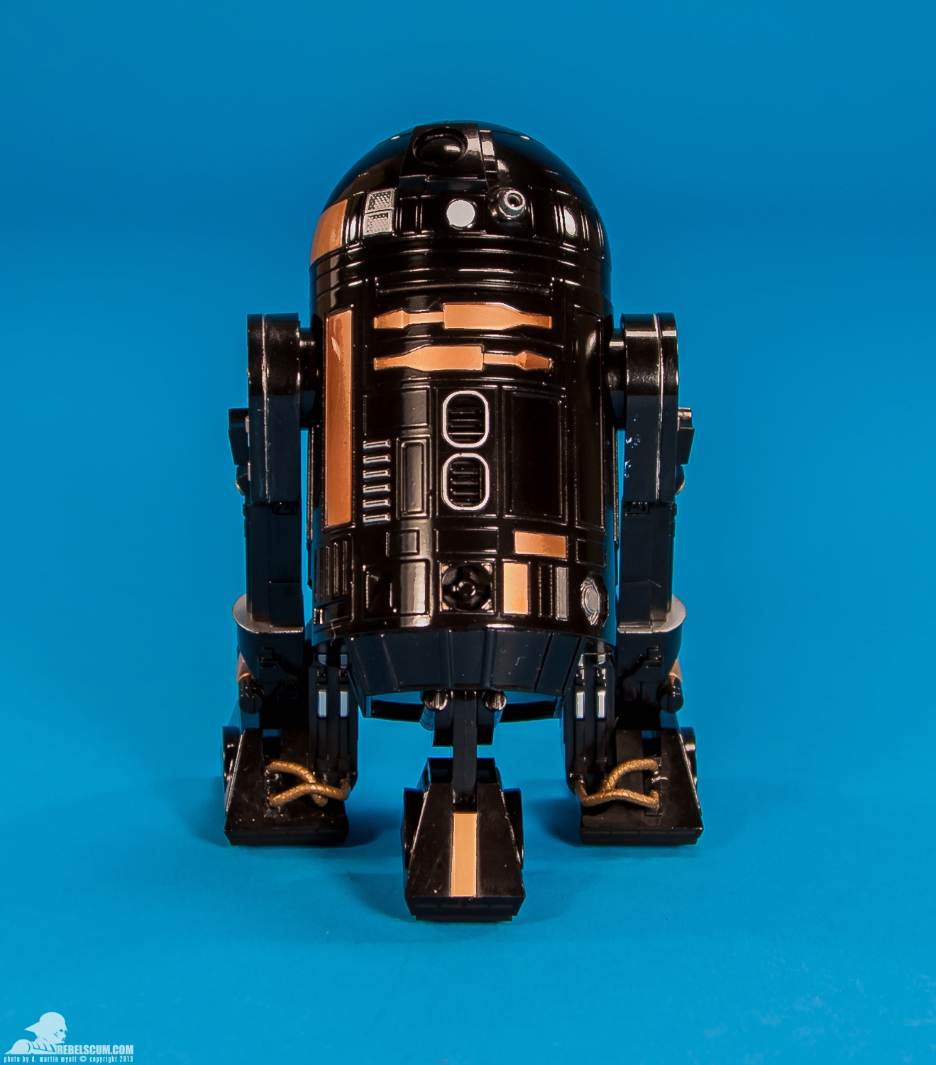 R2-Q5-ARTFX-plus-2013-NYCC-Kotobukiya-005.jpg