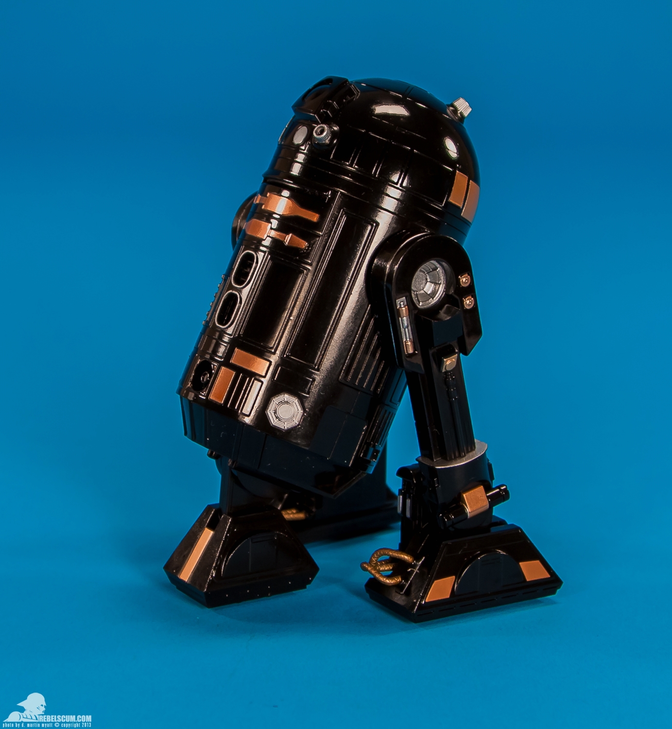 R2-Q5-ARTFX-plus-2013-NYCC-Kotobukiya-007.jpg