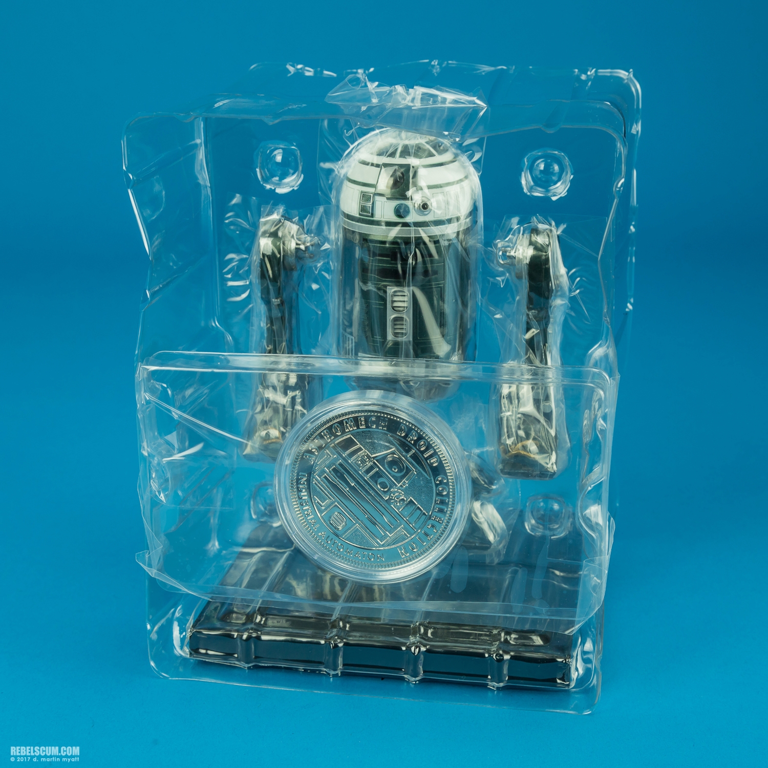 R2-X2-Celebration-Exclusive-ARTFX-plus-Kotobukiya-021.jpg