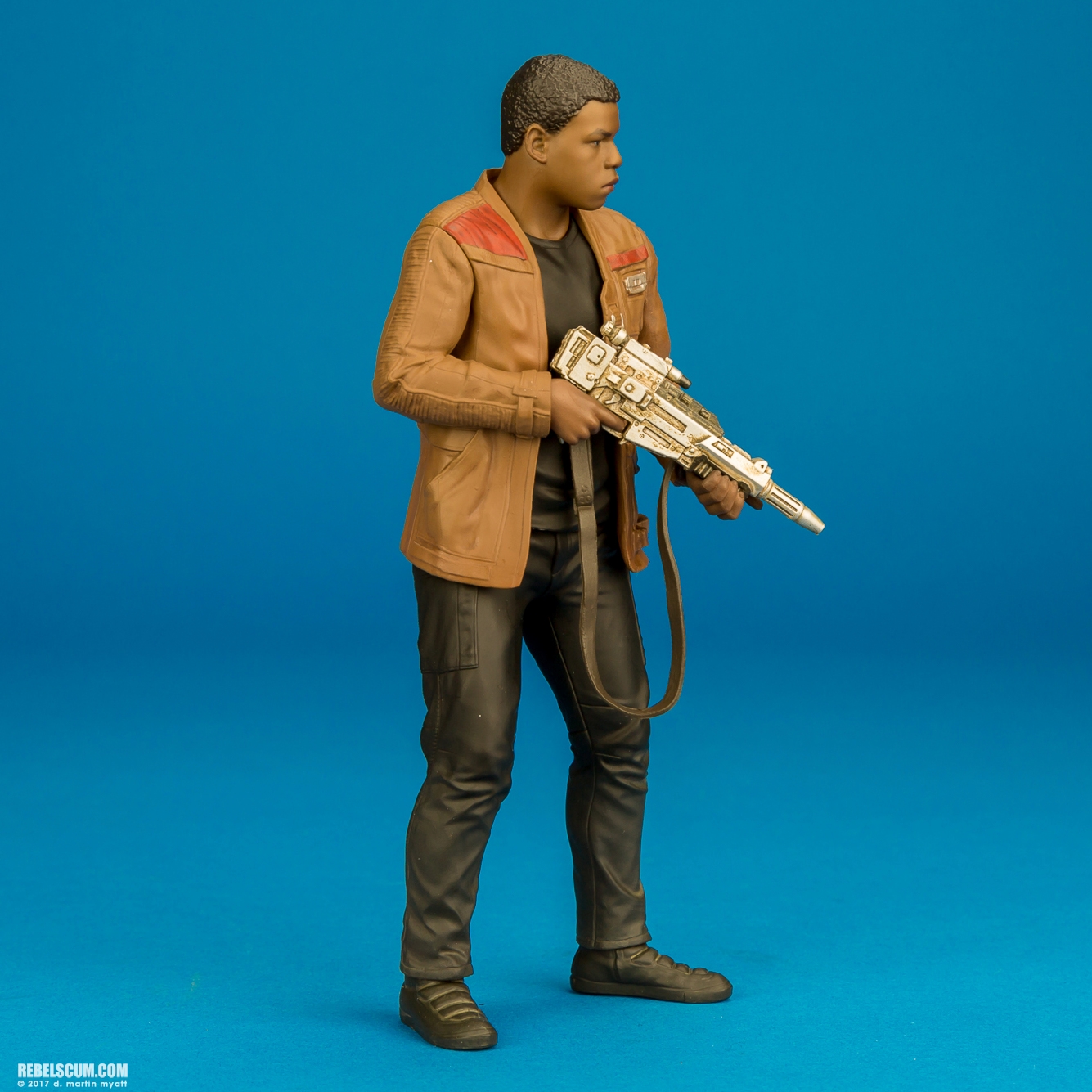 Rey-Finn-The-Force-Awakens-ARTFX-plus-Kotobukiya-002.jpg