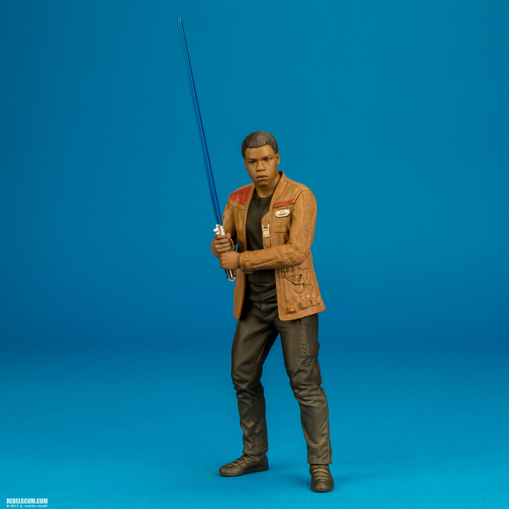 Rey-Finn-The-Force-Awakens-ARTFX-plus-Kotobukiya-005.jpg