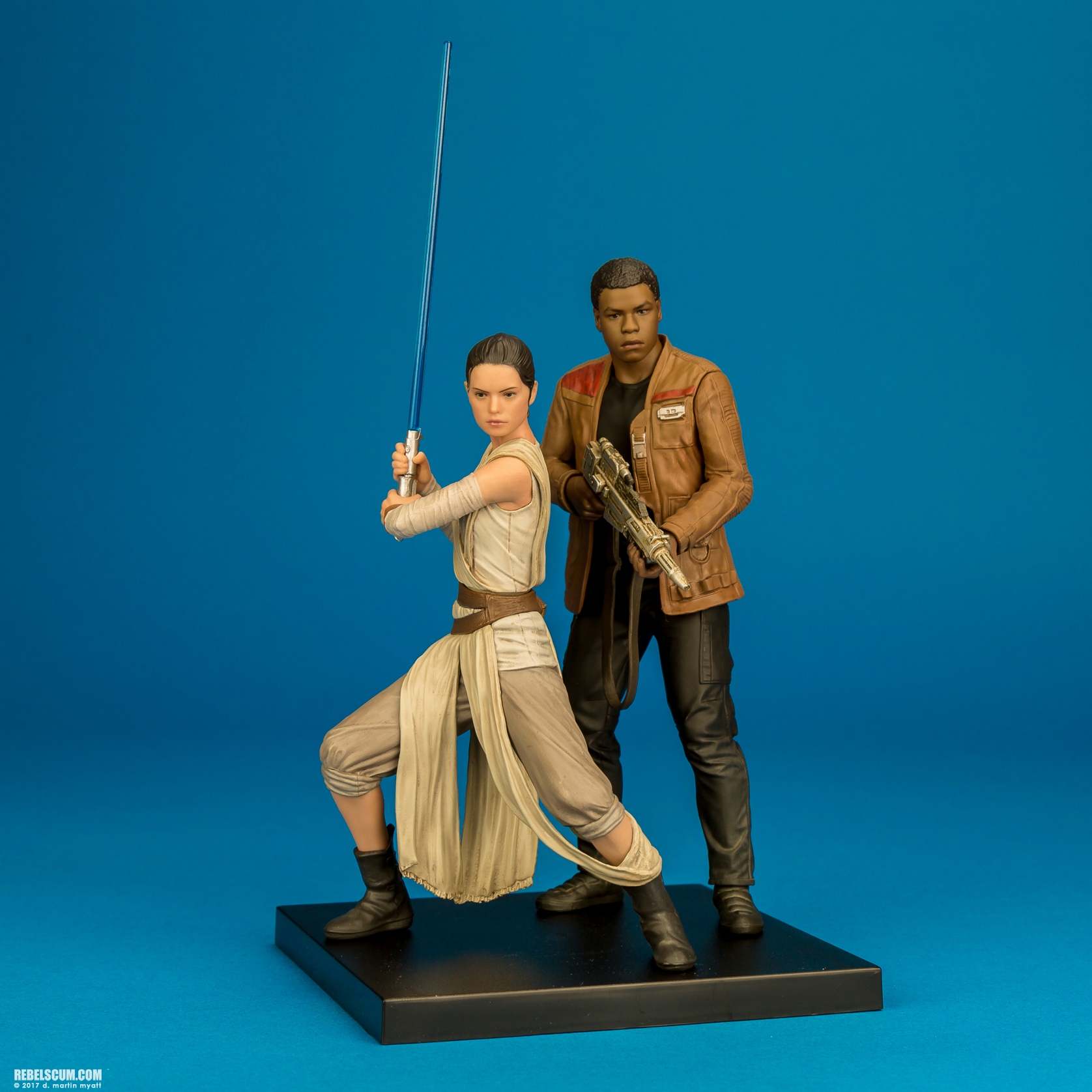 Rey-Finn-The-Force-Awakens-ARTFX-plus-Kotobukiya-018.jpg