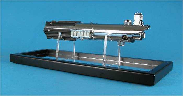 luke skywalker empire strikes back lightsaber