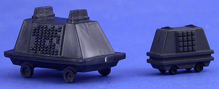 Comparison Photo: Mouse Droid (Kenner) | Mouse Droid (Galoob MicroMachines)