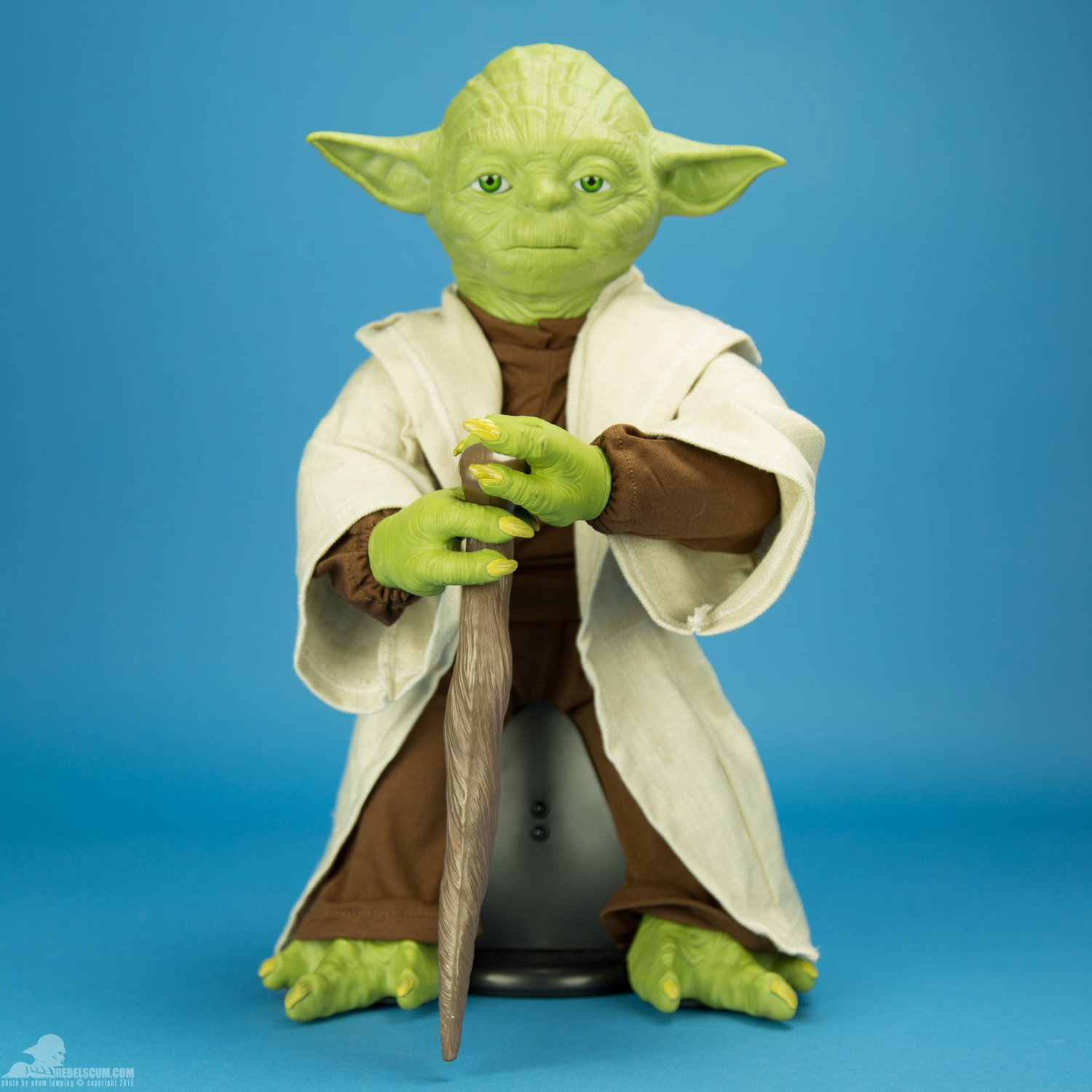 legendary-yoda-fully-interactive-figure-spin-master-010.jpg