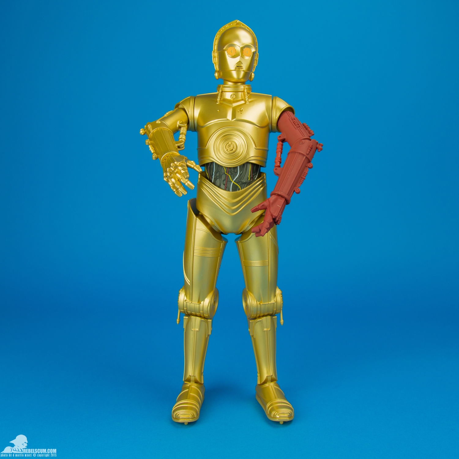 C-3PO-Thinkway-Toys-Star-Wars-The-Force-Awakens-001.jpg