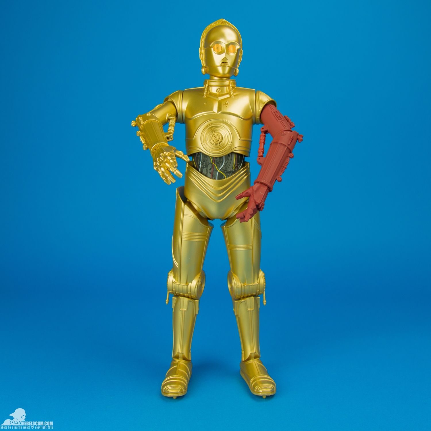 C-3PO-Thinkway-Toys-Star-Wars-The-Force-Awakens-001.jpg