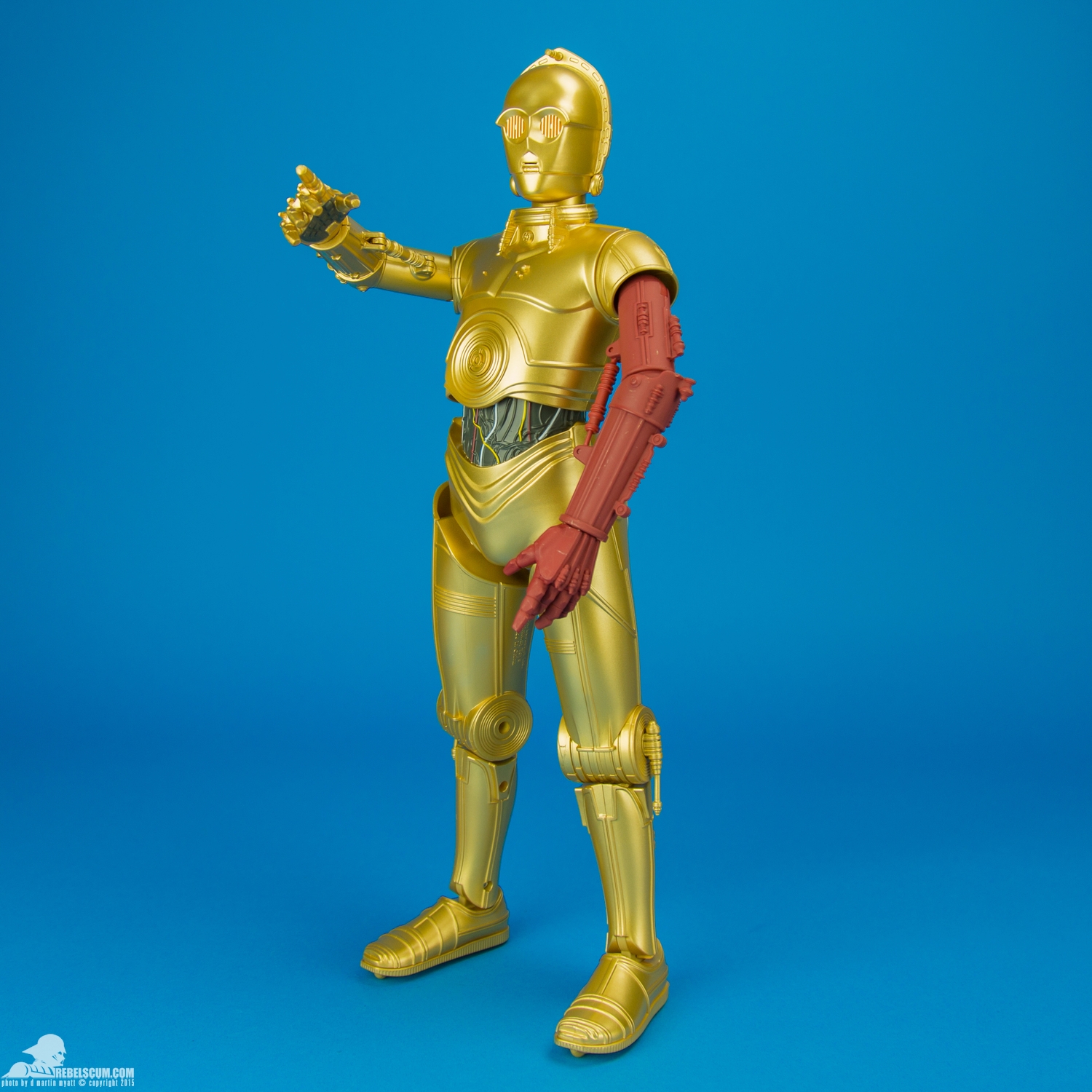 C-3PO-Thinkway-Toys-Star-Wars-The-Force-Awakens-003.jpg