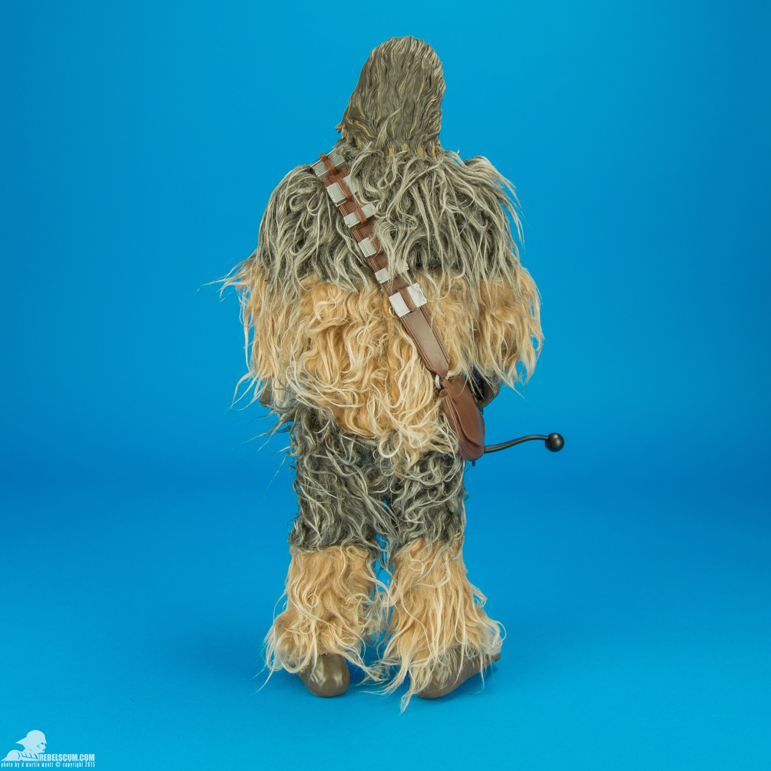 Chewbacca-Thinkway-Toys-Star-Wars-The-Force-Awakens-004.jpg