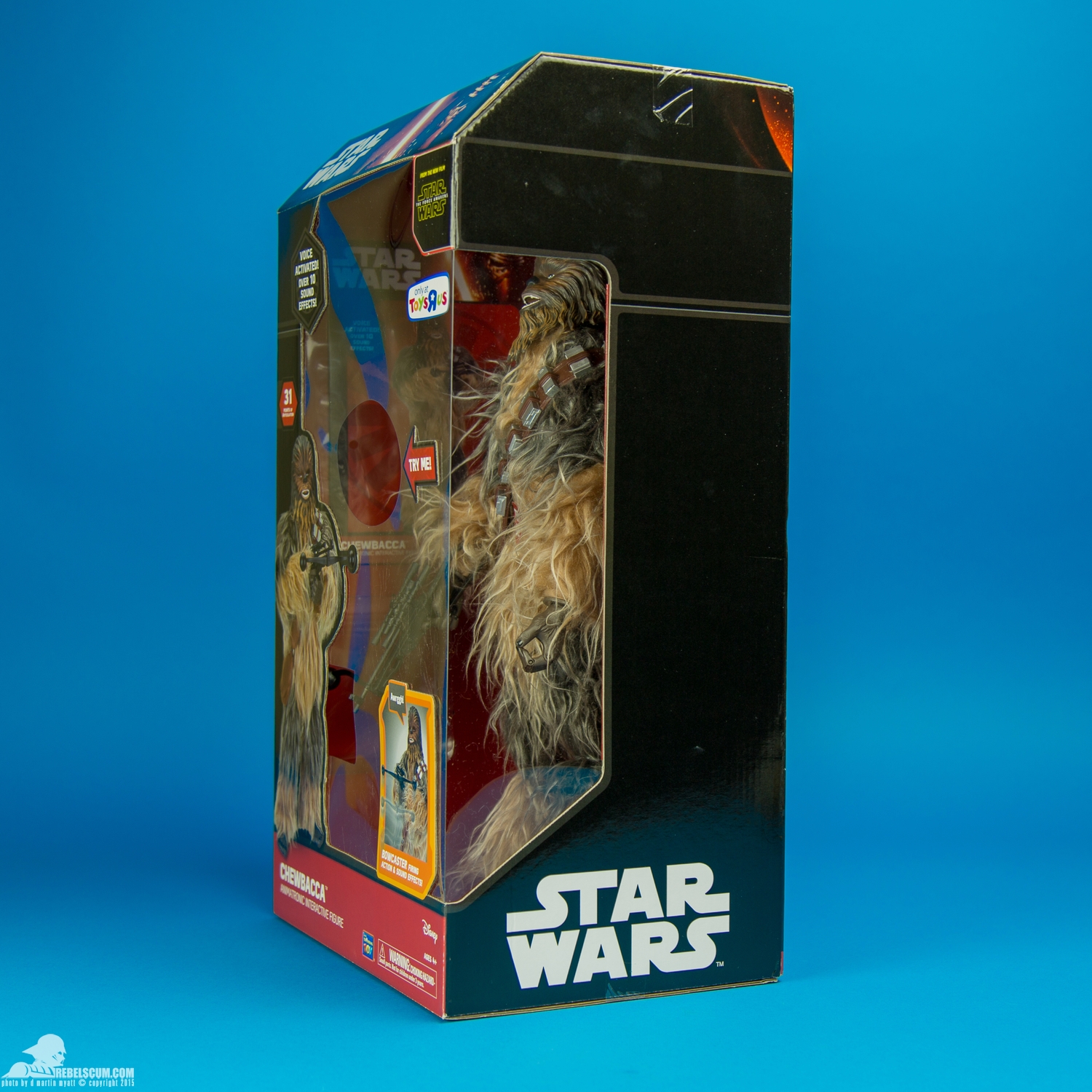 Chewbacca-Thinkway-Toys-Star-Wars-The-Force-Awakens-009.jpg
