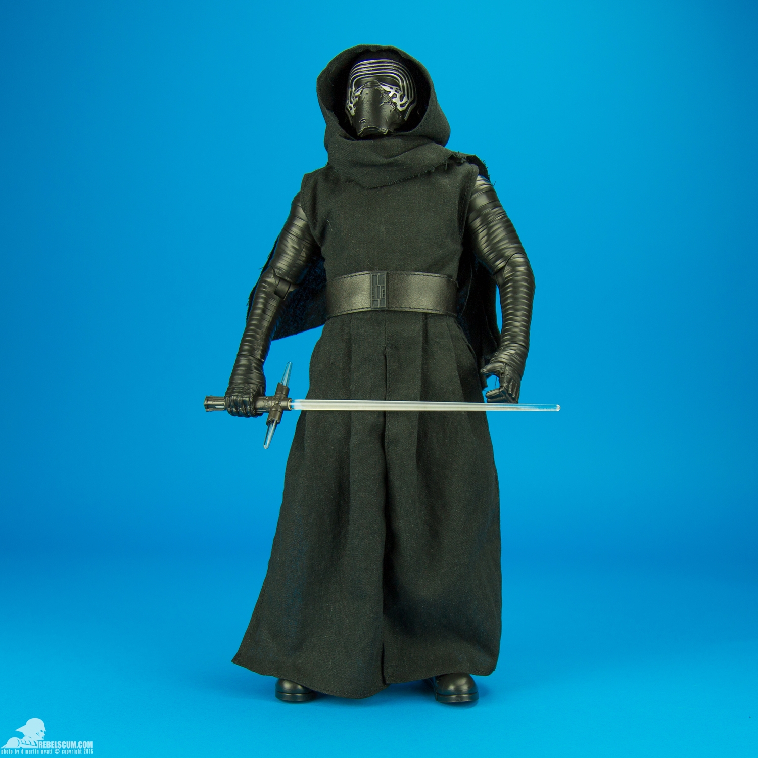 Kylo-Ren-Thinkway-Toys-Star-Wars-The-Force-Awakens-001.jpg