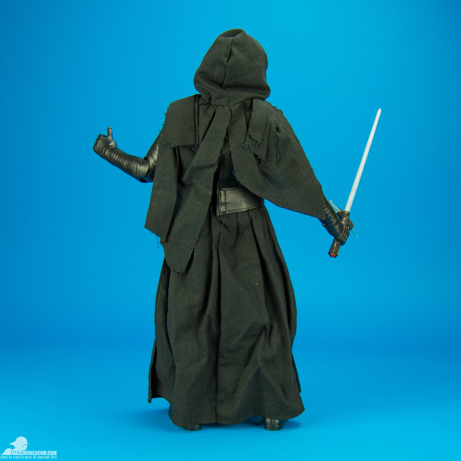 Kylo-Ren-Thinkway-Toys-Star-Wars-The-Force-Awakens-004.jpg